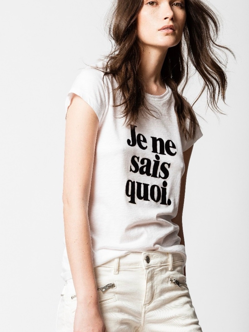 Grey Graphic Tee — Je ne sais quoi